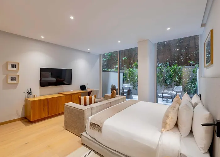 T02 Capitalia Cozy With Gym And Rooftop Retreat